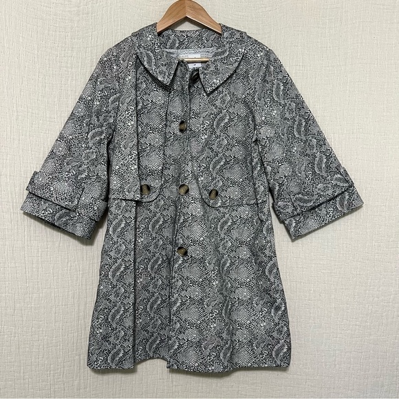 CAbi Camille Gray Snakeskin Print Long Jacket Car Coat Size M Style 3134 - Picture 8 of 9